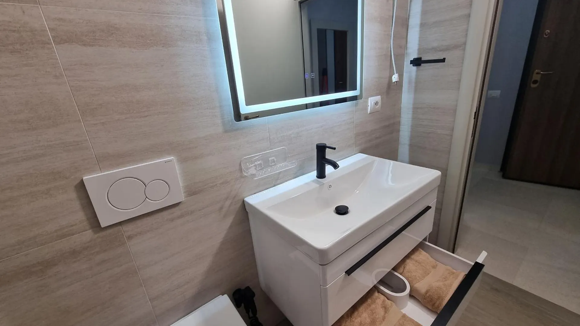 Bes Sea View Studio Vlorë 0*,
